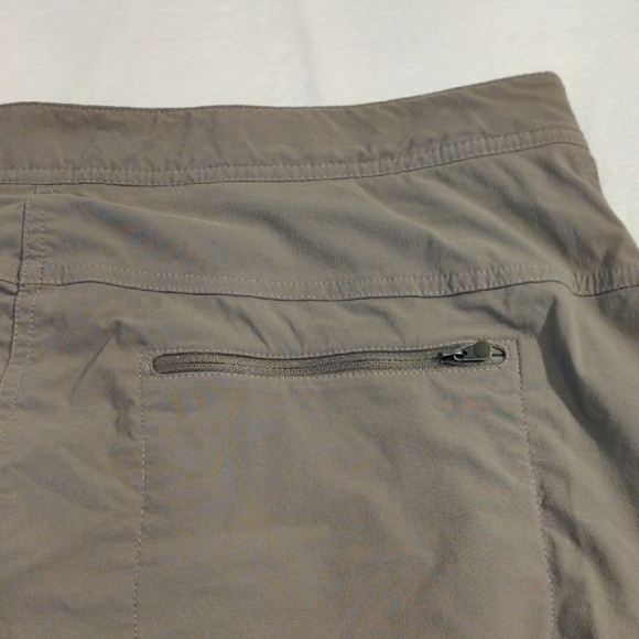 L.L..Bean. Casual Tan Skirt with Pockets - Picture 3 of 12